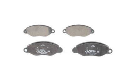Jeu de 4 plaquettes de frein BOSCH 0 986 494 037