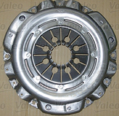 Kit d'embrayage VALEO 826512