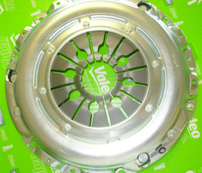 Kit d'embrayage VALEO 826749