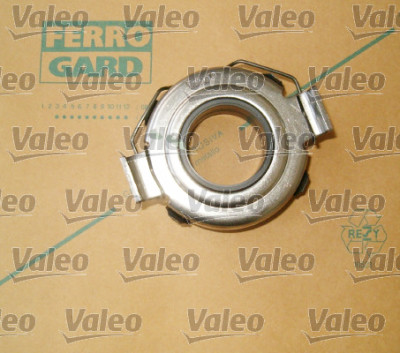 Kit d'embrayage VALEO 826810