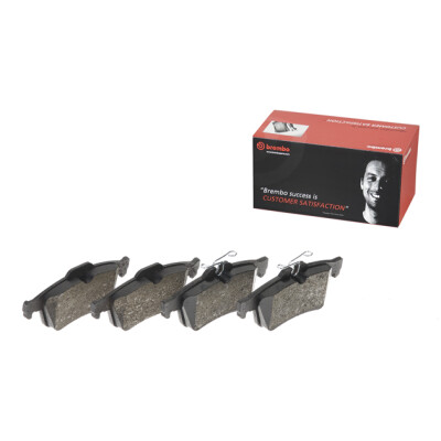 Jeu de 4 plaquettes de frein BREMBO P 61 071