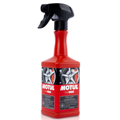 Motul nettoie les pneus.